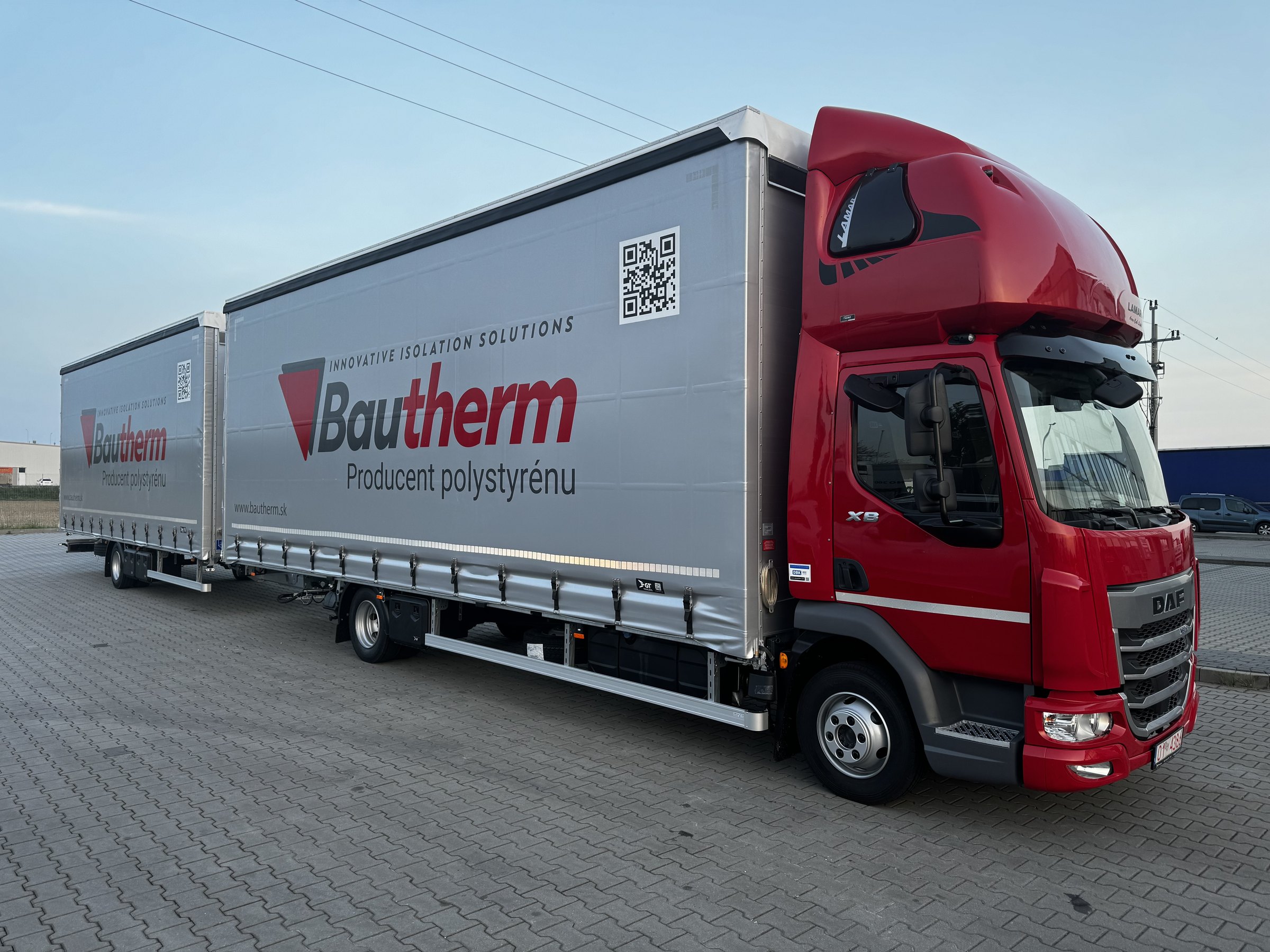 Nákladné auto Bautherm pripravené na dodávku EPS izolácií